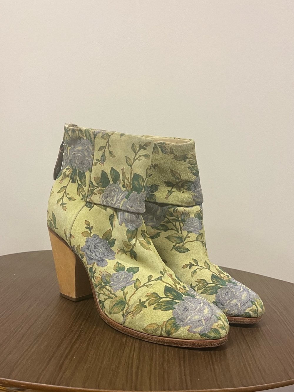 Rag & Bone Newbury Floral Suede boots 9.5 womens
